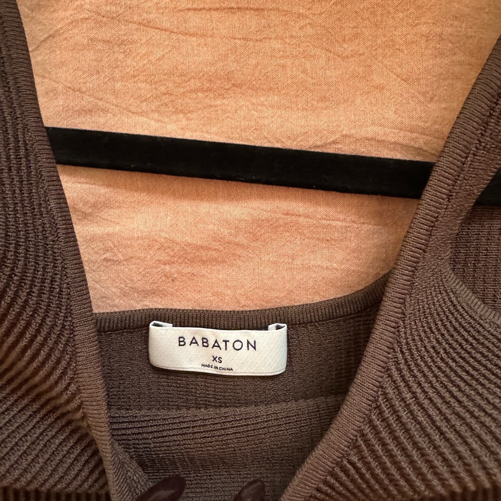 Babaton Chocolate Ribbed Crop Top - Picture 2 of 3